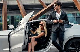 The Allure of a Luxury Lifestyle: Living in Opulence and Elegance